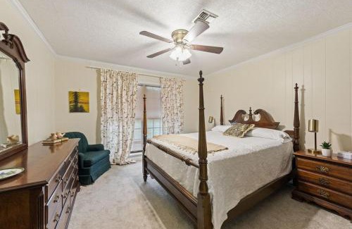 Broussard Apartment | Cajun Stays Cozy 3BR Ranch Near Lafayette with WiFi and Parking