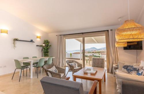 Las Caletillas House | Calala House with huge terrace