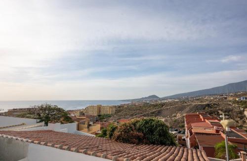 Las Caletillas House | Calala House with huge terrace