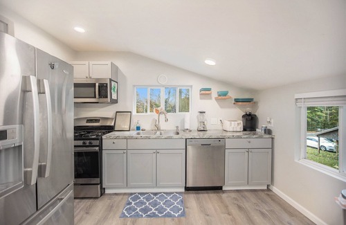 Alaska House | Caledonia Cozy Casa