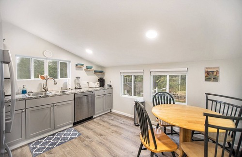 Alaska House | Caledonia Cozy Casa