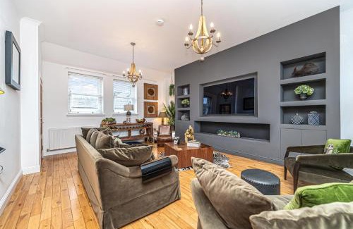 Kirkcaldy Apartment | Caledonia House- Luxurious Sea View House Near Edinburgh