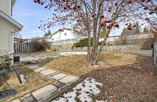 Hawkwood House | Calgary - By Mountains and Ski