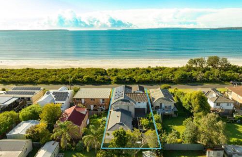 Callala Beach House | Callala Beach Walk - Beachfront with Fireplace