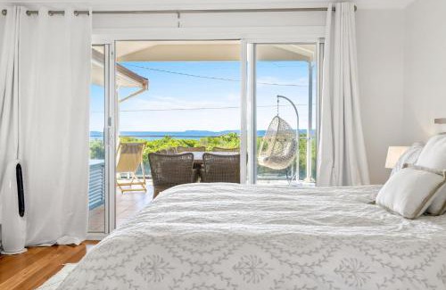 Callala Beach House | Callala Beach Walk - Beachfront with Fireplace