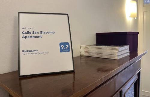 Molina Apartment | Calle San Giacomo Apartment