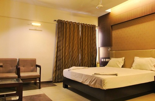 Madurai Main Hotel | Calm Stay West Tower Of Meenakshi Amman Temple
