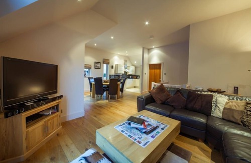 Kenmore Cottage | Calm Waters - sleeps 6 guests in 3 bedrooms