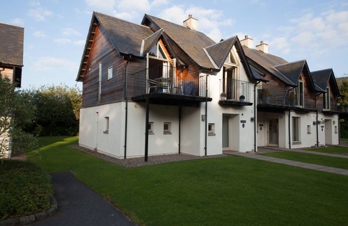 Kenmore Cottage | Calm Waters - sleeps 6 guests in 3 bedrooms
