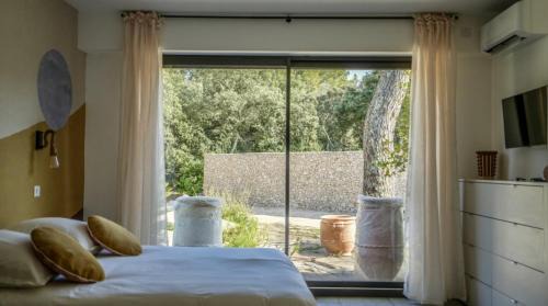 Castries Bed & Breakfast | Calma Blanca