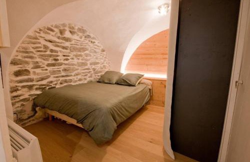Puy-Saint-Andre Apartment | * CALME ET COZY *WIFI*VUE IMPRENABLE*