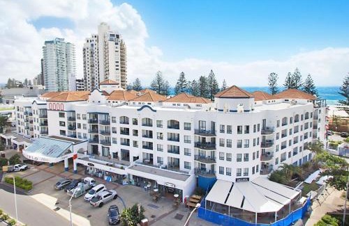 Coolangatta Hotel | Calypso Plaza Resort Unit 215