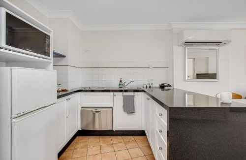 Coolangatta Apartment | Calypso Plaza Resort Unit 429