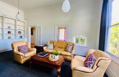Camberwell House | Camberwell's Lyrical Vintage Abode