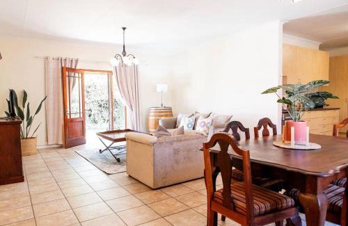 Graaff-Reinet Apartment | Camderest House