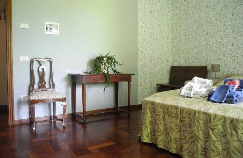 Silea House | Camera floreale in Villa Miani
