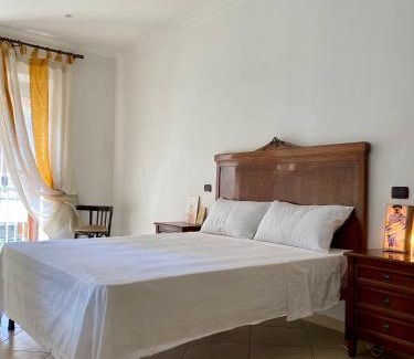 Montecalvario House | Camera matrimoniale con terrazzo