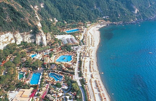 Forio Bed & Breakfast | Camere con colazione, 5 minuti lontano dal mare, animali ammessi