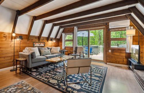 Center Conway House | Camp Conway Hot Tub AC New Kitchen Deck