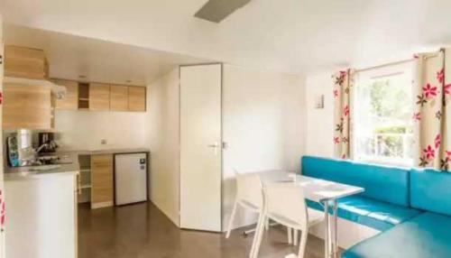 Sainte-Catherine-de-Fierbois Other | Camping 5 étoiles - Parc aquatique - eebfed