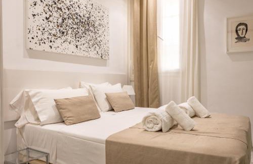 Encarnacion-Regina Apartment | Campana Center Apartments by Valcambre