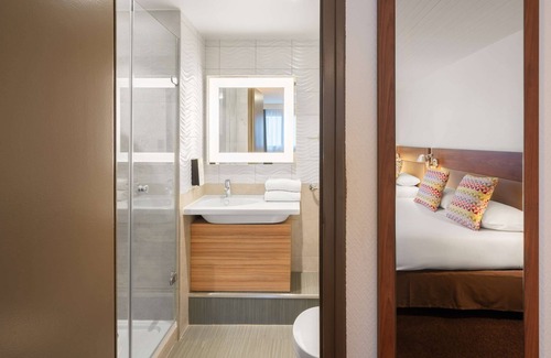 Annecy Old Town Hotel | Campanile Annecy Centre - Gare