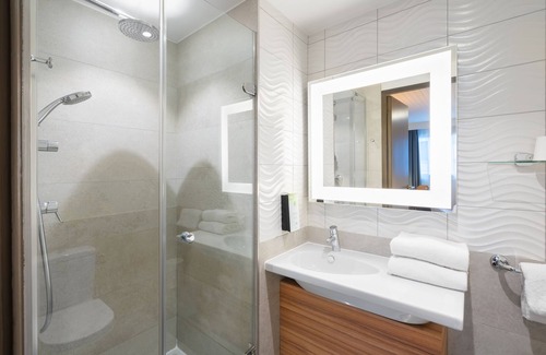 Annecy Old Town Hotel | Campanile Annecy Centre - Gare