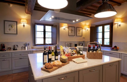 Castelnuovo Berardenga Villa | Camparone, ArcenoRentalsClub Magnificent Chianti Villa Exclusive Pool Concierge