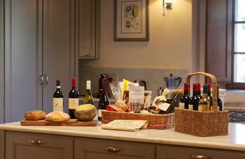 Castelnuovo Berardenga Villa | Camparone, ArcenoRentalsClub Magnificent Chianti Villa Exclusive Pool Concierge