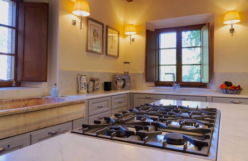 Castelnuovo Berardenga Villa | Camparone, ArcenoRentalsClub Magnificent Chianti Villa Exclusive Pool Concierge