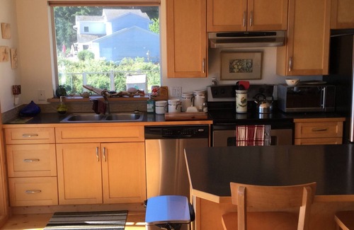 Campbell River House | Campbell River - beachfront duplex on Stories Beach the Georgia Strait