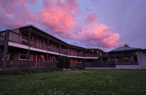 Campbell River Hotel | Campbell River Lodge