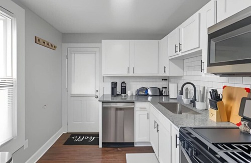 West Columbus House | Campbell’s Buttercup Hideaway