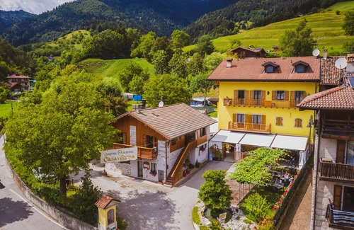 Tiarno di Sopra RV Rental | Camping Albergo Casavecchia