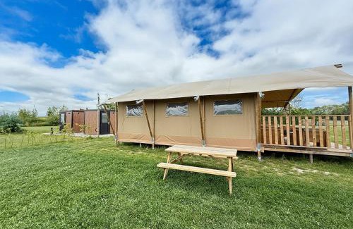 Zonnemaire Ski Chalet | Camping Hofstede Zonnevliet - Safaritent