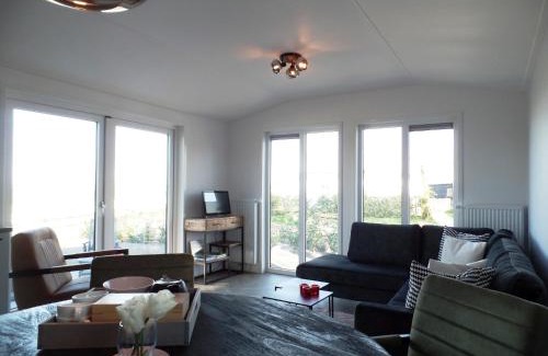 Zonnemaire Ski Chalet | Camping Hofstede Zonnevliet - Buitenlust