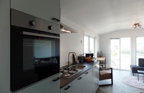 Zonnemaire Ski Chalet | Camping Hofstede Zonnevliet - Buitenlust