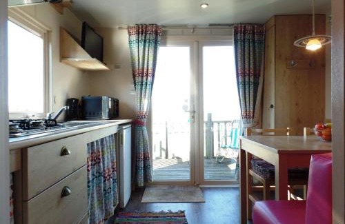 Zonnemaire Ski Chalet | Camping Hofstede Zonnevliet - Pipo wagen