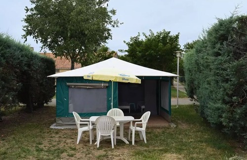 Vagnas House | Camping La Rouvière Les Pins* - 3 Room Canvas Bungalow 4 People