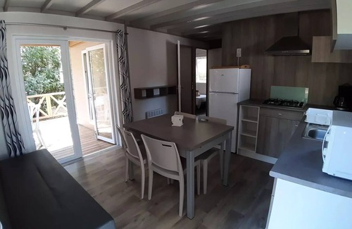 Carqueiranne Ski Chalet | Camping Le Beau Vézé* - Chalet Vanille 4 rooms 6/8 people Air-conditioned