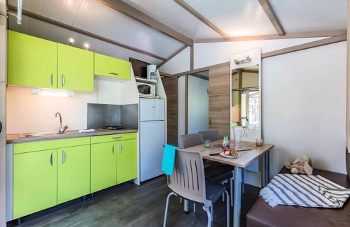 Saint-Cyprien Plage Ski Chalet | Camping Le Soleil de la Méditerranée * - Chalet Comfort 3 rooms 4 adults + 2 children - TV