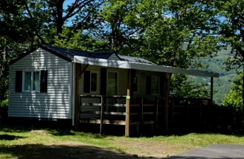 Vic-sur-Cere House | Camping - Piscine - ccbbdad