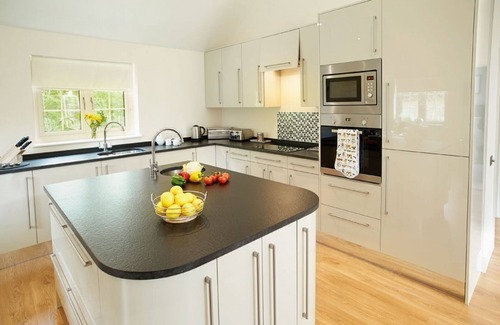 Pattiswick Cabin | Campion Lodge holiday cottage is located near Colchester and set in some amazing natural beauty.