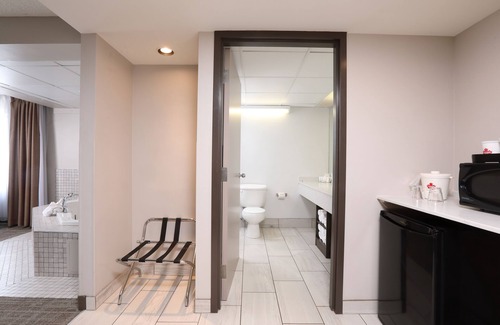 Brandon Hotel | Canad Inns Destination Centre Brandon