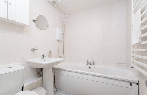 Rotherhithe Apartment | Canadawater-2bedroom-1bathroom-free Parking