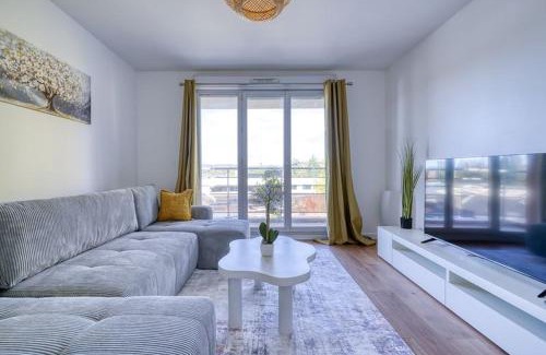 Longjumeau Apartment | Canal de Yvette