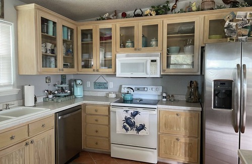 City-by-the Sea House | Canal front Coastal Cottage in Rockport off Estes Flats!