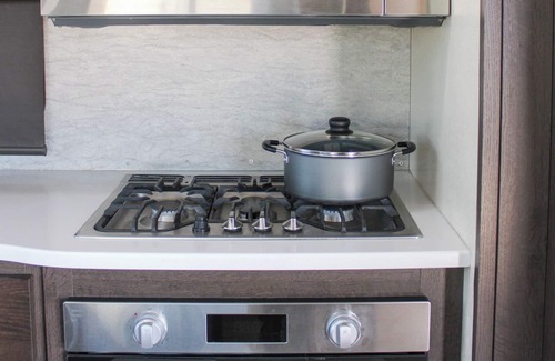 Key Largo RV Rental | Canal-Front RV Retreat in Key Largo Water Access