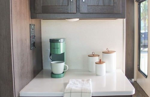 Key Largo RV Rental | Canal-Front RV Retreat in Key Largo Water Access