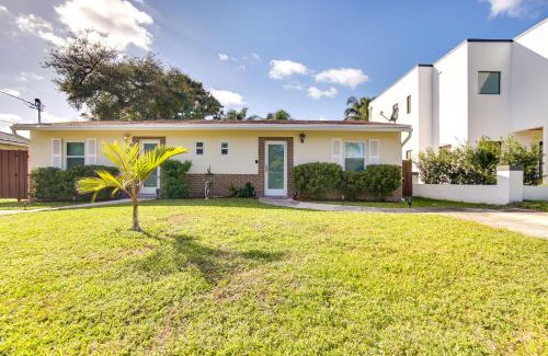 Fort Lauderdale House | Canal Side Retreat with Dock, By Hollywood Boardwalk